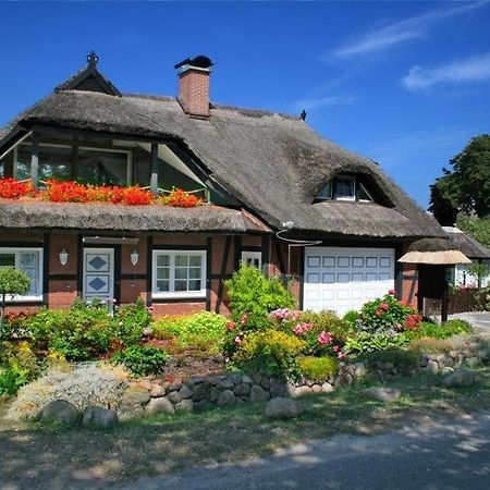 Ferienwohnungen Unterm Reetdach M Terras O Balk U Sauna Middelhagen Exterior foto