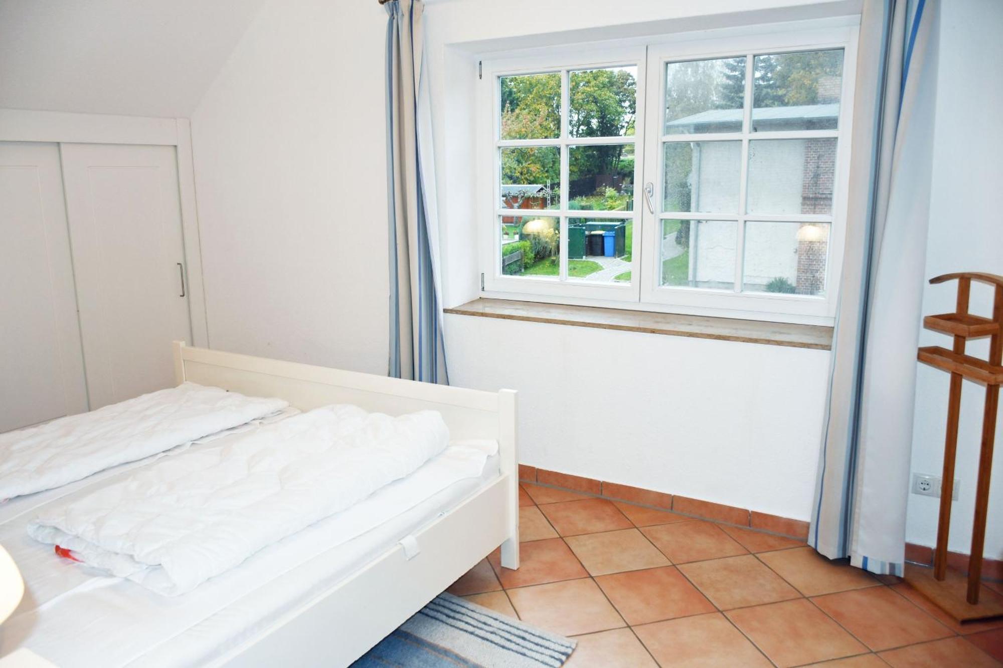 Ferienwohnungen Unterm Reetdach M Terras O Balk U Sauna Middelhagen Exterior foto