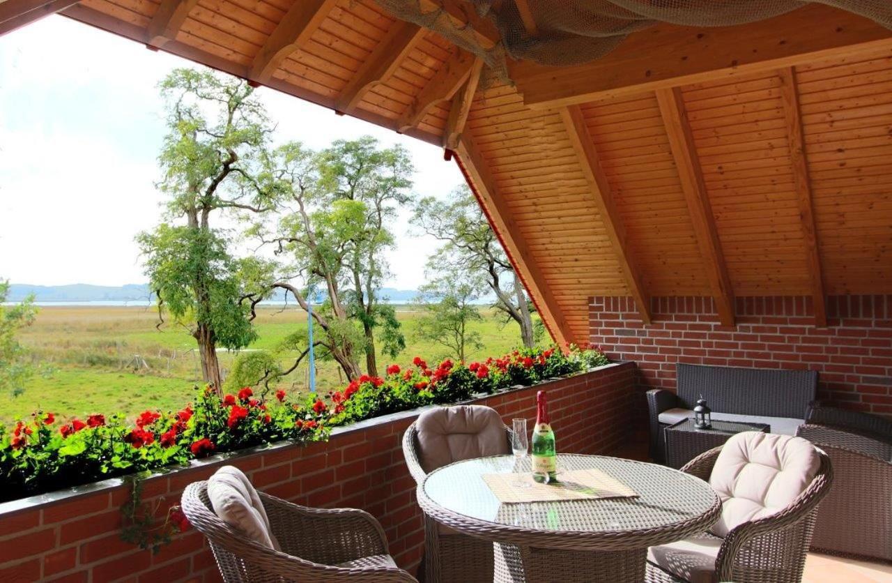 Ferienwohnungen Unterm Reetdach M Terras O Balk U Sauna Middelhagen Exterior foto